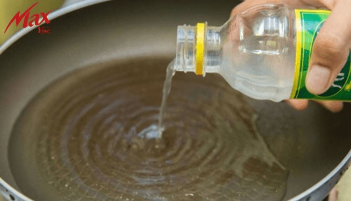 Loại bỏ vết rỉ sét triệt để với chất tẩy rửa chuyên dụng